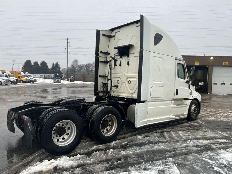 Sleeper Tractor-Heavy Duty Tractors-Freightliner-2020-T12664ST-London-ON-866,654\n\t\tkm-$ 69,750 - Image 7