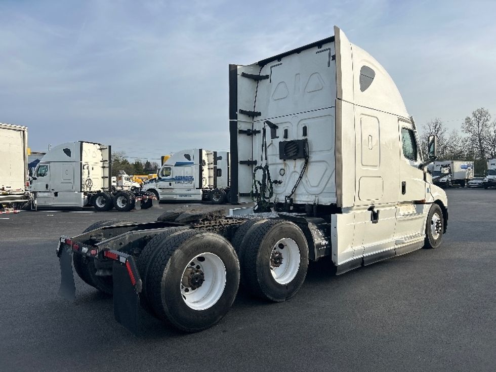 Sleeper Tractor-Heavy Duty Tractors-Freightliner-2020-T12664ST-Louisville-KY-418,917\n\t\tmiles-$ 58,250 - Image 7
