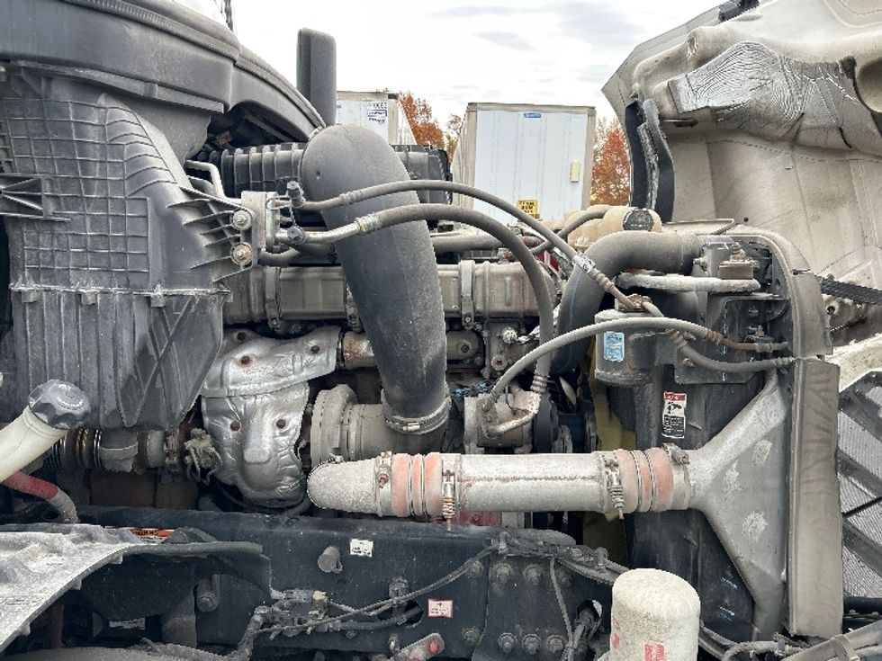 Sleeper Tractor-Heavy Duty Tractors-Freightliner-2020-T12664ST-Louisville-KY-498,375\n\t\tmiles-$ 61,250 - Image 20