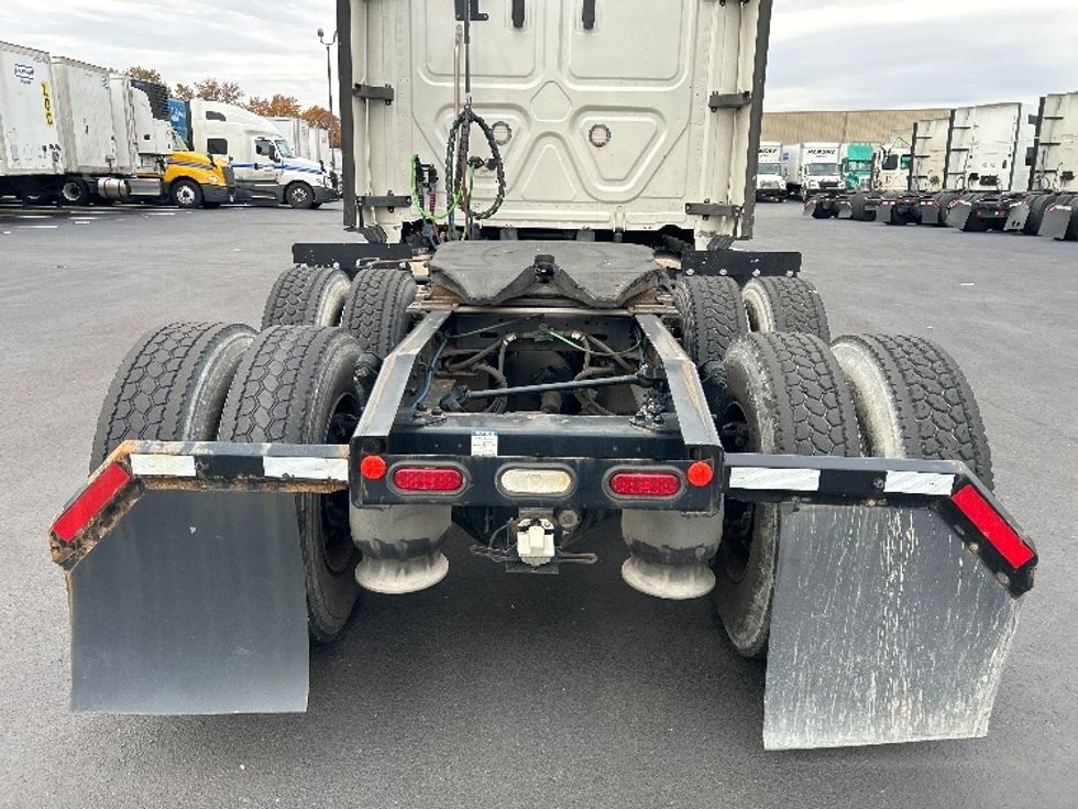 Sleeper Tractor-Heavy Duty Tractors-Freightliner-2020-T12664ST-Louisville-KY-498,375\n\t\tmiles-$ 61,250 - Image 6