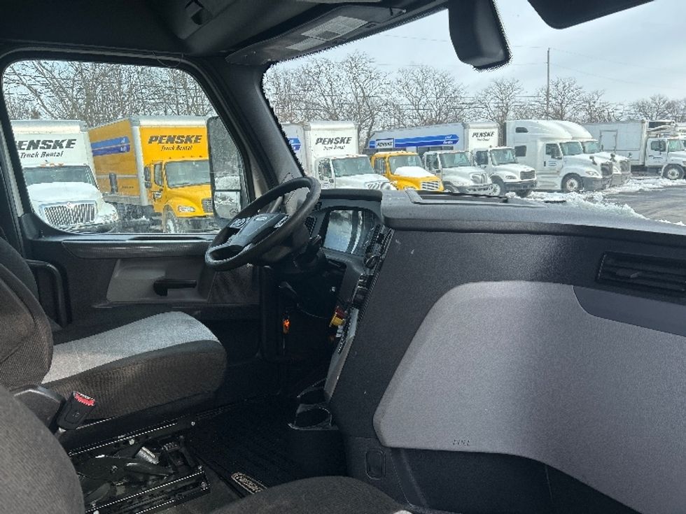 Sleeper Tractor-Heavy Duty Tractors-Freightliner-2020-T12664ST-Louisville-KY-554,959\n\t\tmiles-$ 52,000 - Image 15