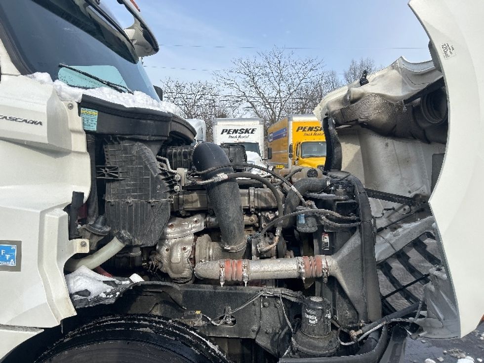 Sleeper Tractor-Heavy Duty Tractors-Freightliner-2020-T12664ST-Louisville-KY-554,959\n\t\tmiles-$ 52,000 - Image 20