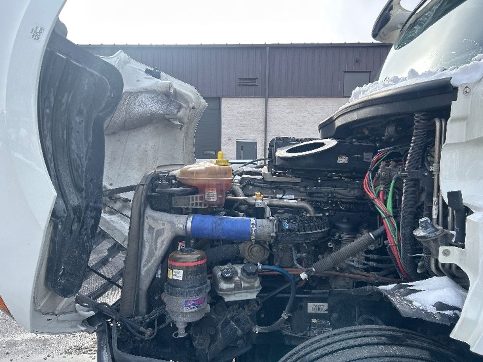 Sleeper Tractor-Heavy Duty Tractors-Freightliner-2020-T12664ST-Louisville-KY-554,959\n\t\tmiles-$ 52,000 - Image 21