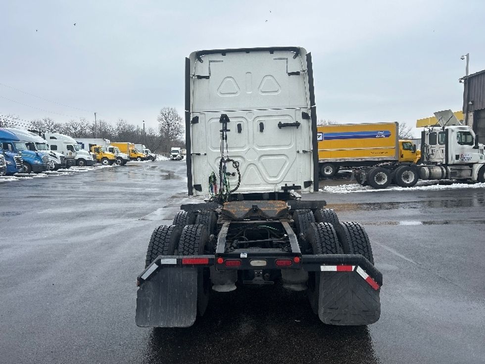 Sleeper Tractor-Heavy Duty Tractors-Freightliner-2020-T12664ST-Louisville-KY-554,959\n\t\tmiles-$ 52,000 - Image 6