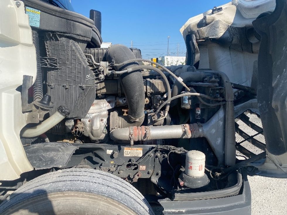 Sleeper Tractor-Heavy Duty Tractors-Freightliner-2020-T12664ST-Louisville-KY-593,021\n\t\tmiles-$ 54,750 - Image 20