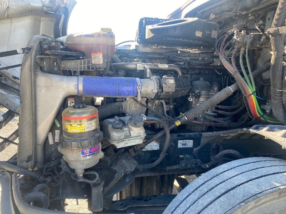 Sleeper Tractor-Heavy Duty Tractors-Freightliner-2020-T12664ST-Louisville-KY-593,021\n\t\tmiles-$ 54,750 - Image 21