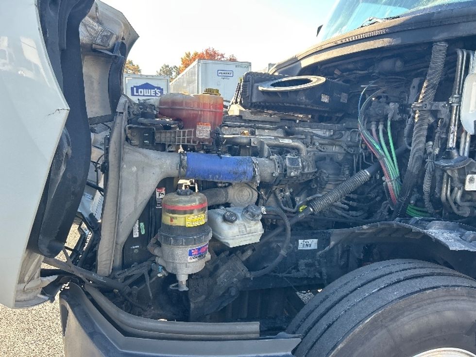 Sleeper Tractor-Heavy Duty Tractors-Freightliner-2020-T12664ST-Louisville-KY-703,000\n\t\tmiles-$ 46,000 - Image 21