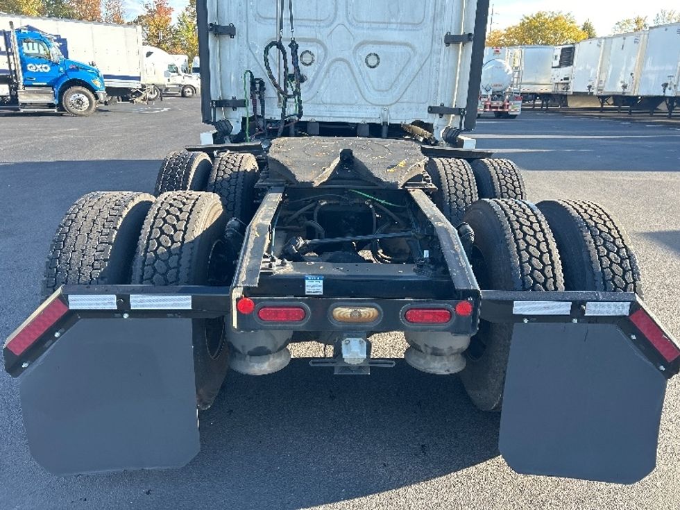 Sleeper Tractor-Heavy Duty Tractors-Freightliner-2020-T12664ST-Louisville-KY-703,000\n\t\tmiles-$ 46,000 - Image 6