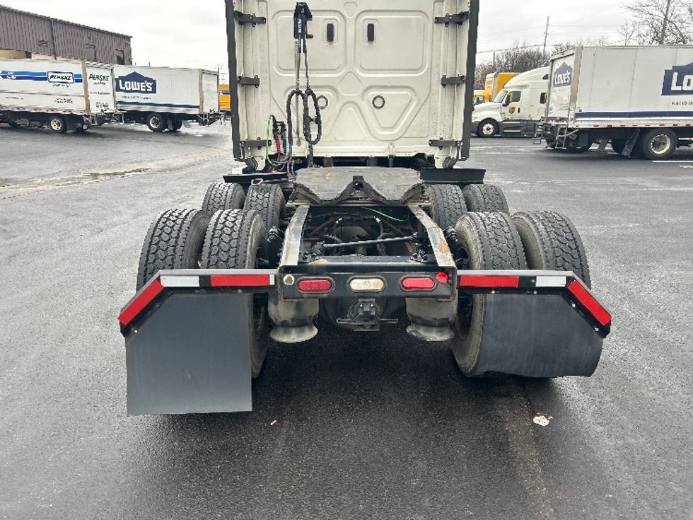 Sleeper Tractor-Heavy Duty Tractors-Freightliner-2020-T12664ST-Louisville-KY-781,577\n\t\tmiles-$ 34,000 - Image 6