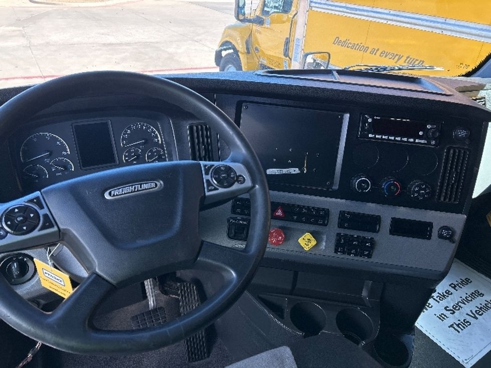 Sleeper Tractor-Heavy Duty Tractors-Freightliner-2020-T12664ST-Lubbock-TX-469,584\n\t\tmiles-$ 72,500 - Image 11