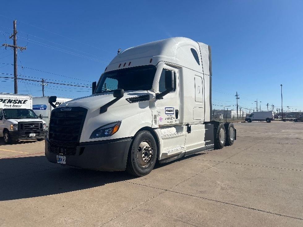 Sleeper Tractor-Heavy Duty Tractors-Freightliner-2020-T12664ST-Lubbock-TX-469,584\n\t\tmiles-$ 72,500 - Image 3