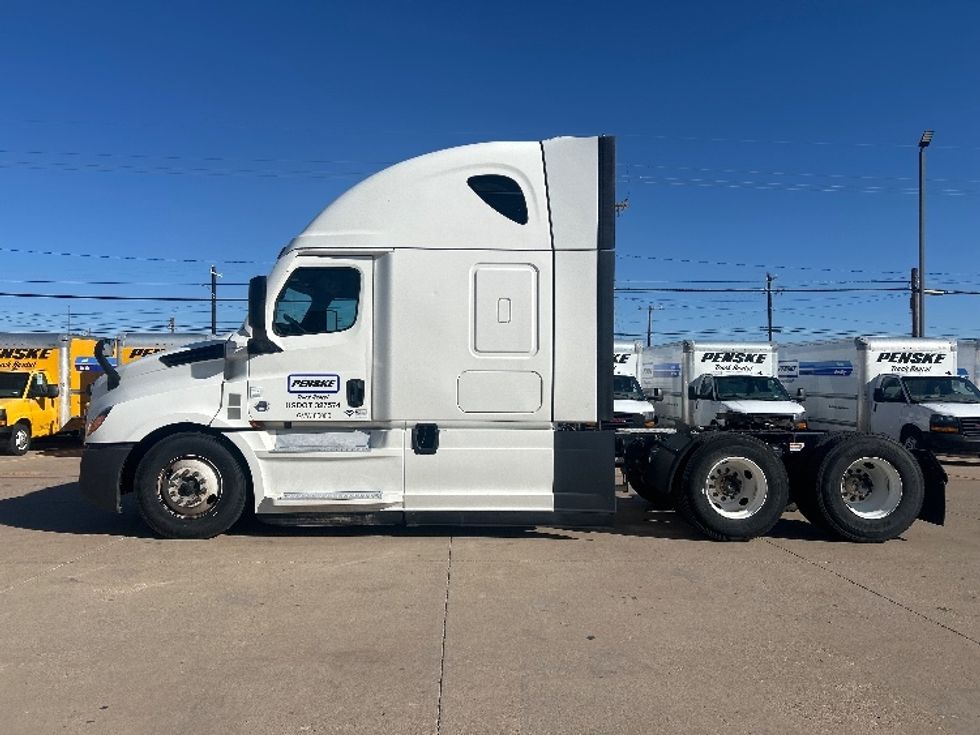 Sleeper Tractor-Heavy Duty Tractors-Freightliner-2020-T12664ST-Lubbock-TX-469,584\n\t\tmiles-$ 72,500 - Image 4