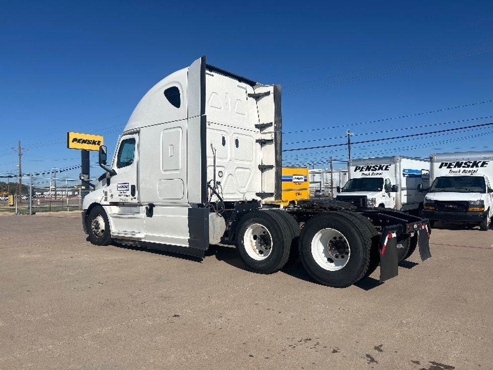 Sleeper Tractor-Heavy Duty Tractors-Freightliner-2020-T12664ST-Lubbock-TX-469,584\n\t\tmiles-$ 72,500 - Image 5