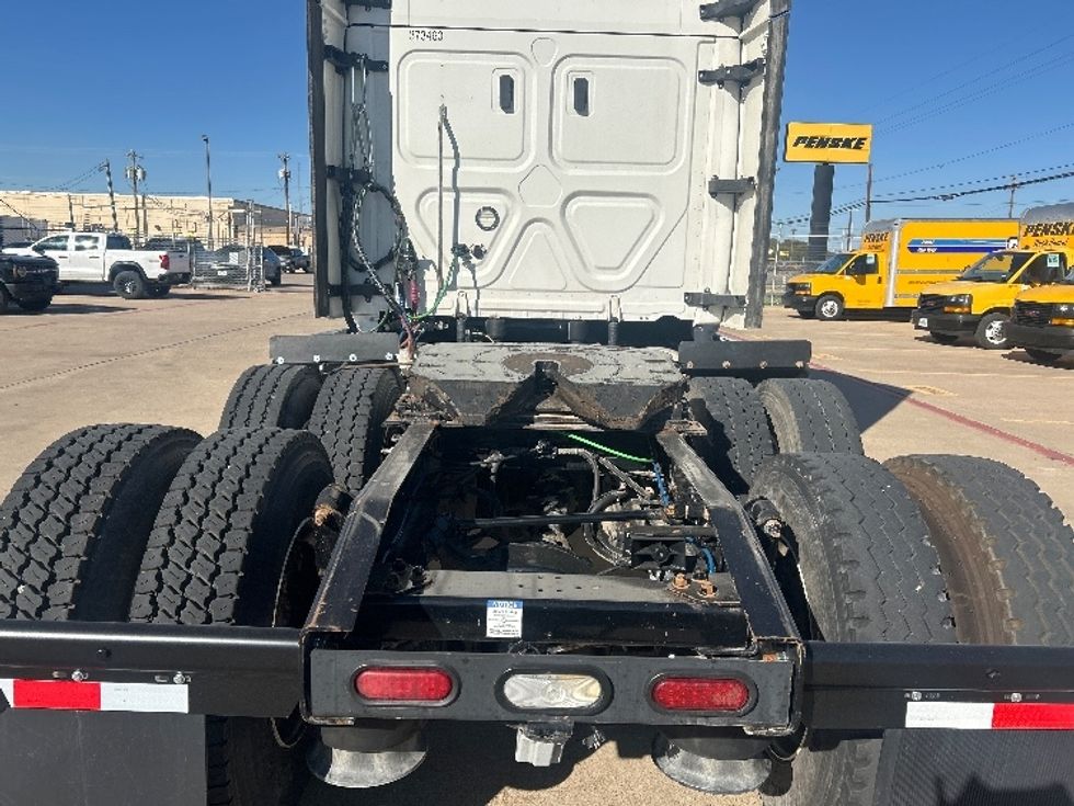 Sleeper Tractor-Heavy Duty Tractors-Freightliner-2020-T12664ST-Lubbock-TX-469,584\n\t\tmiles-$ 72,500 - Image 6