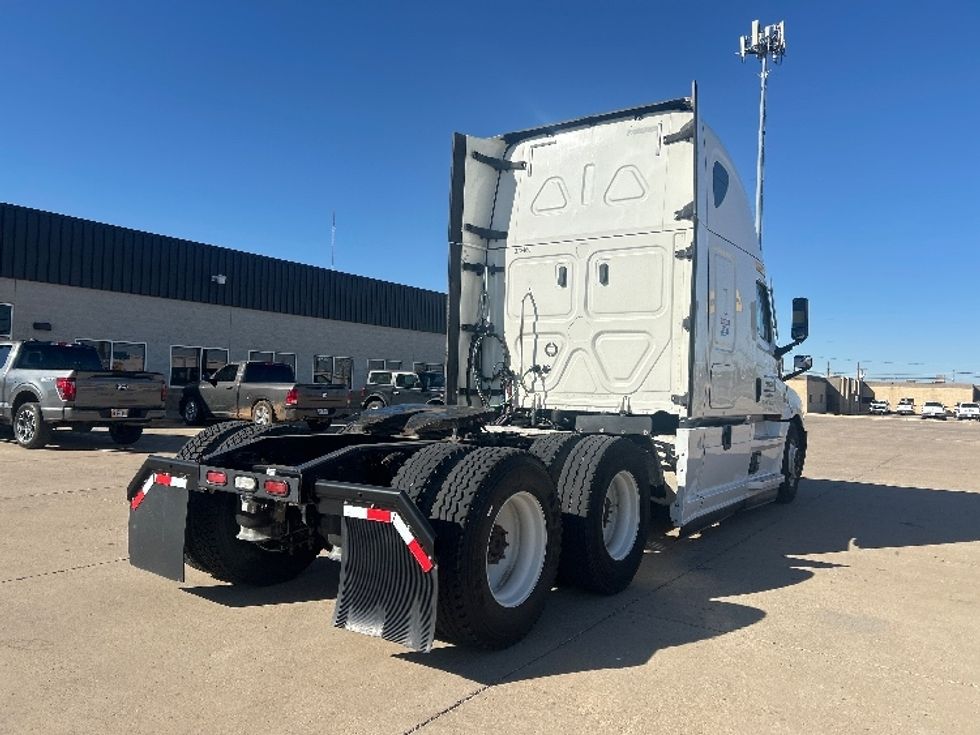 Sleeper Tractor-Heavy Duty Tractors-Freightliner-2020-T12664ST-Lubbock-TX-469,584\n\t\tmiles-$ 72,500 - Image 7