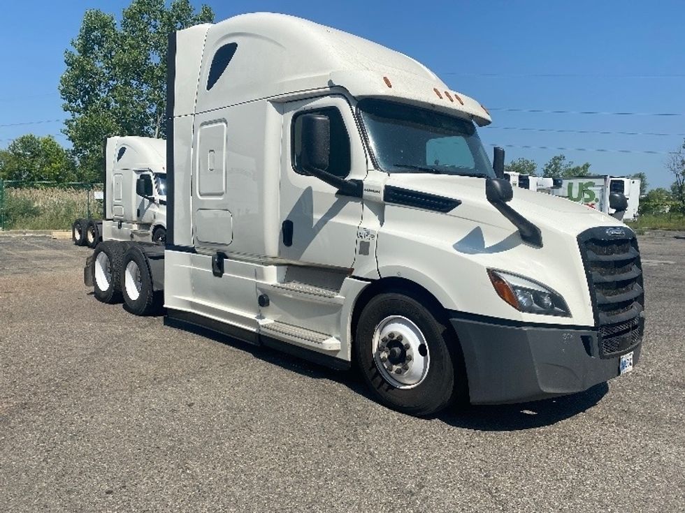 2020 Freightliner T12664ST Sleeper Tractor