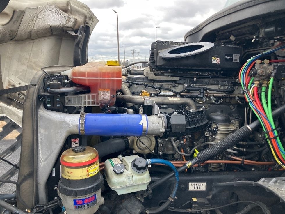 Sleeper Tractor-Heavy Duty Tractors-Freightliner-2020-T12664ST-Madison-AL-623,841\n\t\tmiles-$ 56,750 - Image 21