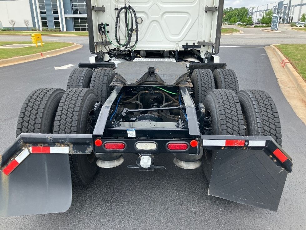 Sleeper Tractor-Heavy Duty Tractors-Freightliner-2020-T12664ST-Madison-AL-632,578\n\t\tmiles-$ 56,000 - Image 6