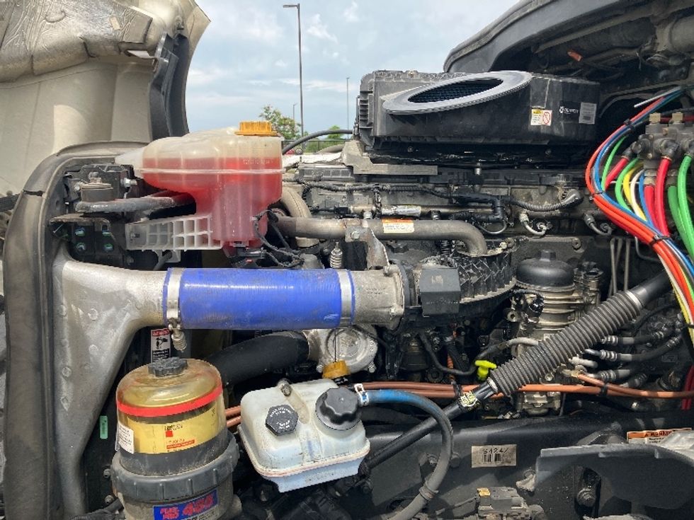 Sleeper Tractor-Heavy Duty Tractors-Freightliner-2020-T12664ST-Madison-AL-638,746\n\t\tmiles-$ 55,750 - Image 20