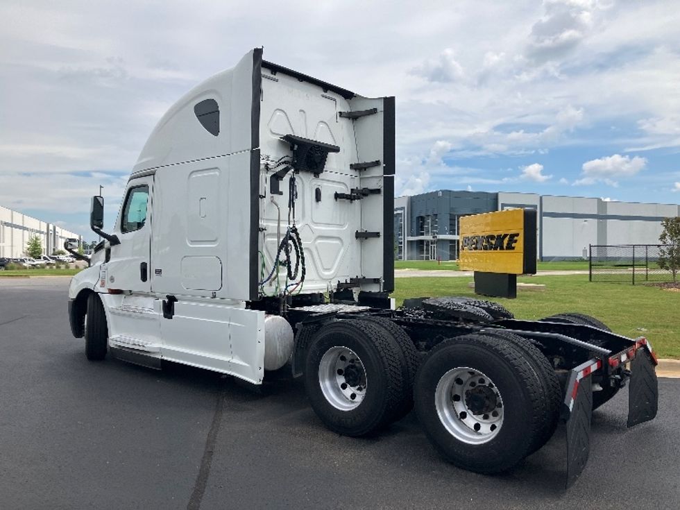 Sleeper Tractor-Heavy Duty Tractors-Freightliner-2020-T12664ST-Madison-AL-638,746\n\t\tmiles-$ 55,750 - Image 5