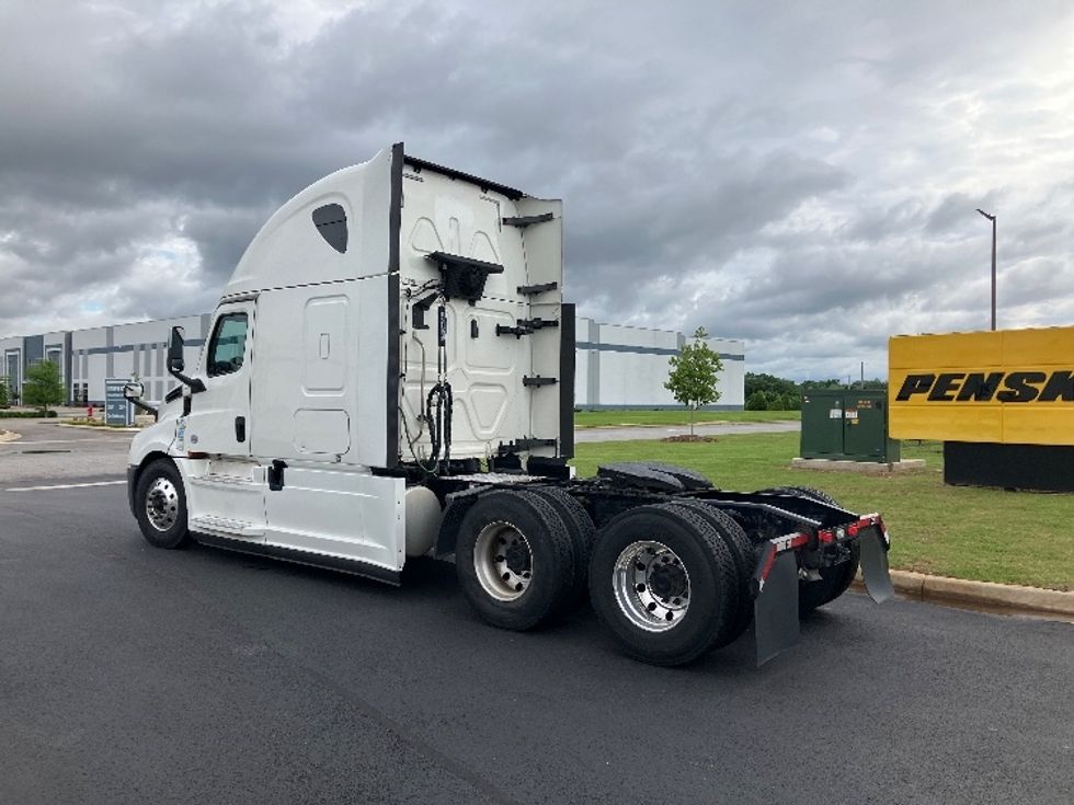 Sleeper Tractor-Heavy Duty Tractors-Freightliner-2020-T12664ST-Madison-AL-645,522\n\t\tmiles-$ 54,750 - Image 5
