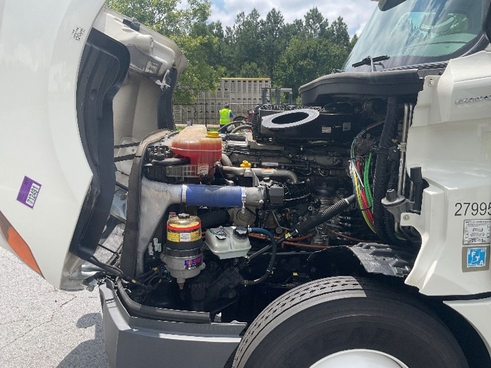 Sleeper Tractor-Heavy Duty Tractors-Freightliner-2020-T12664ST-Mcdonough-GA-524,830\n\t\tmiles-$ 60,500 - Image 21