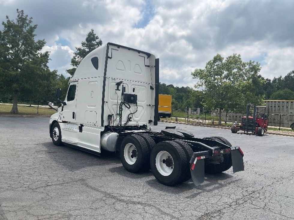 Sleeper Tractor-Heavy Duty Tractors-Freightliner-2020-T12664ST-Mcdonough-GA-524,830\n\t\tmiles-$ 60,500 - Image 5