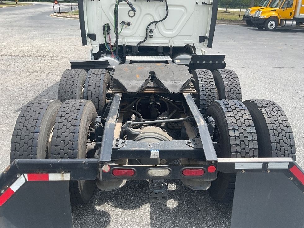 Sleeper Tractor-Heavy Duty Tractors-Freightliner-2020-T12664ST-Mcdonough-GA-524,830\n\t\tmiles-$ 60,500 - Image 6