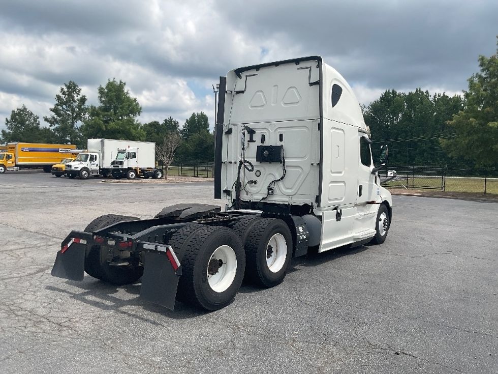 Sleeper Tractor-Heavy Duty Tractors-Freightliner-2020-T12664ST-Mcdonough-GA-524,830\n\t\tmiles-$ 60,500 - Image 7