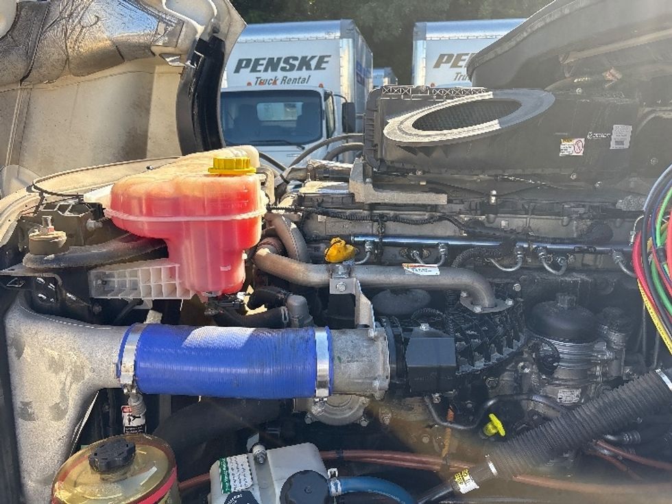 Sleeper Tractor-Heavy Duty Tractors-Freightliner-2020-T12664ST-Mebane-NC-383,609\n\t\tmiles-$ 70,000 - Image 21