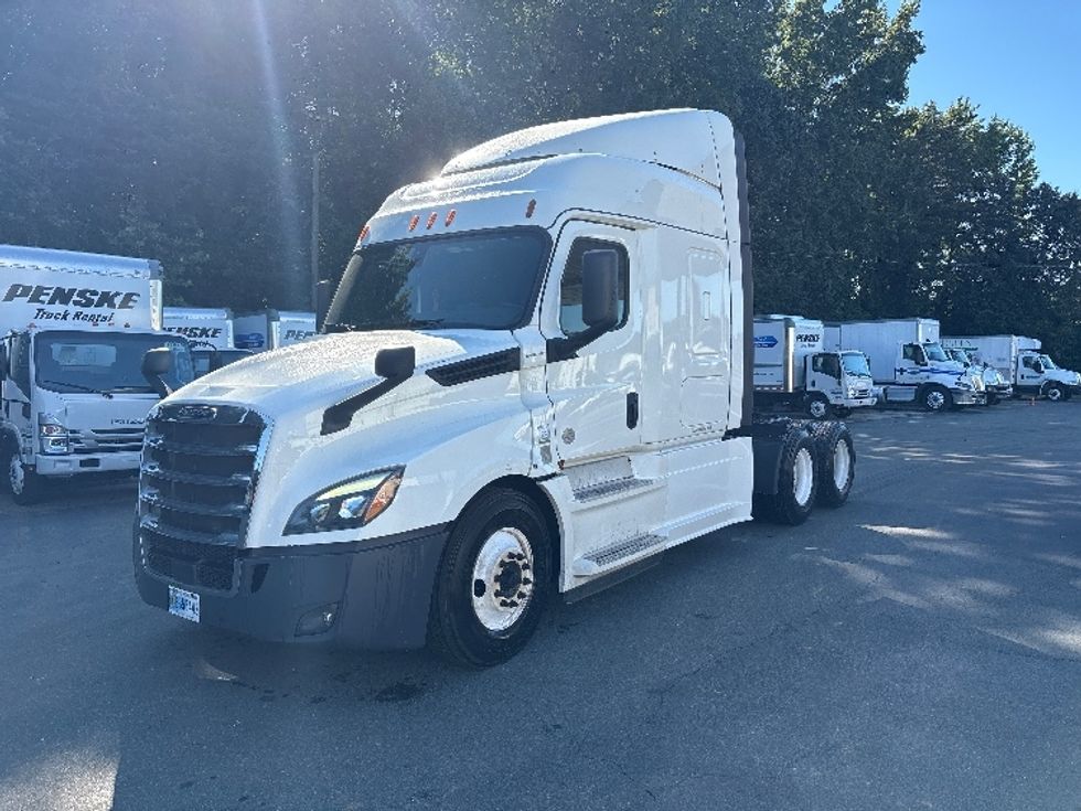 Sleeper Tractor-Heavy Duty Tractors-Freightliner-2020-T12664ST-Mebane-NC-383,609\n\t\tmiles-$ 70,000 - Image 3