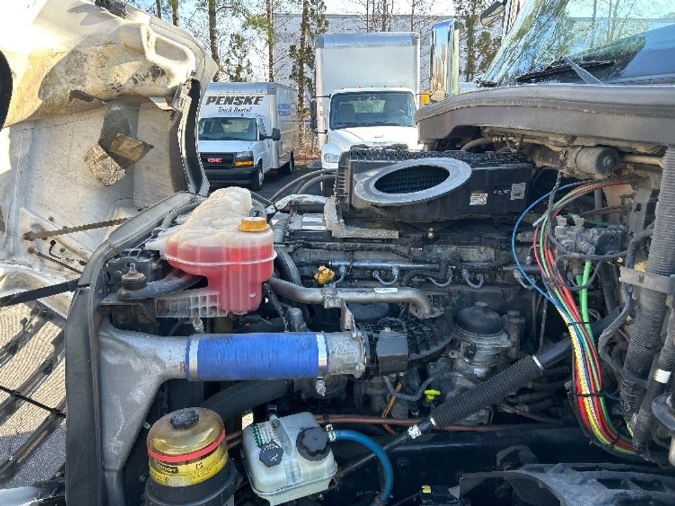 Sleeper Tractor-Heavy Duty Tractors-Freightliner-2020-T12664ST-Mebane-NC-557,476\n\t\tmiles-$ 52,250 - Image 21