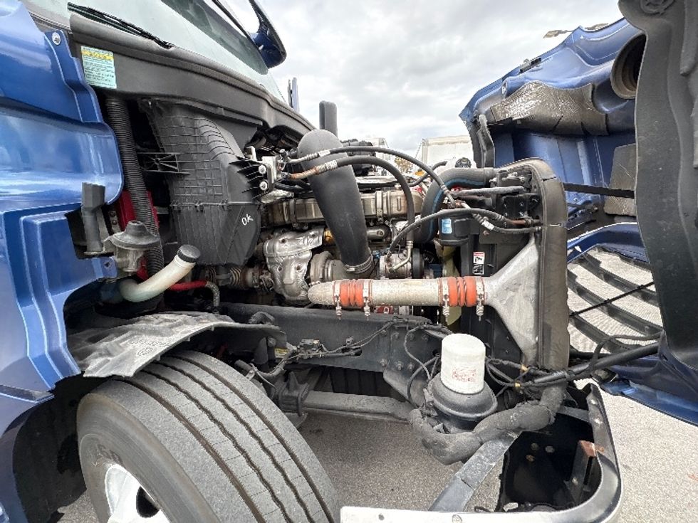 Sleeper Tractor-Heavy Duty Tractors-Freightliner-2020-T12664ST-Medley-FL-615,186\n\t\tmiles-$ 53,250 - Image 20