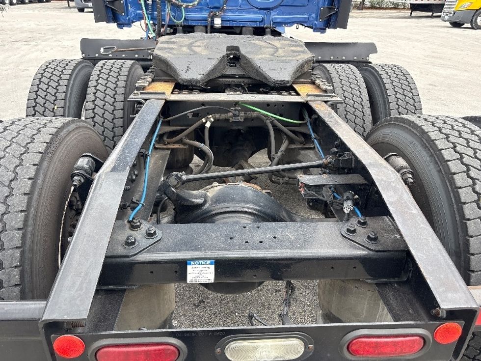 Sleeper Tractor-Heavy Duty Tractors-Freightliner-2020-T12664ST-Medley-FL-615,186\n\t\tmiles-$ 53,250 - Image 6