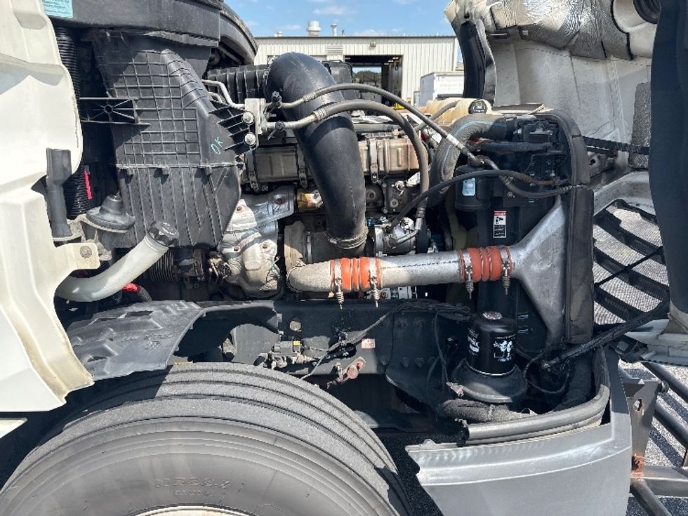 Sleeper Tractor-Heavy Duty Tractors-Freightliner-2020-T12664ST-Memphis-TN-530,452\n\t\tmiles-$ 62,250 - Image 20