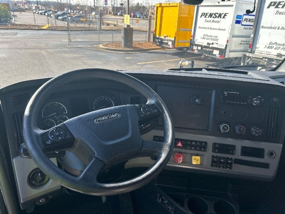 Sleeper Tractor-Heavy Duty Tractors-Freightliner-2020-T12664ST-Memphis-TN-798,929\n\t\tmiles-$ 36,000 - Image 11