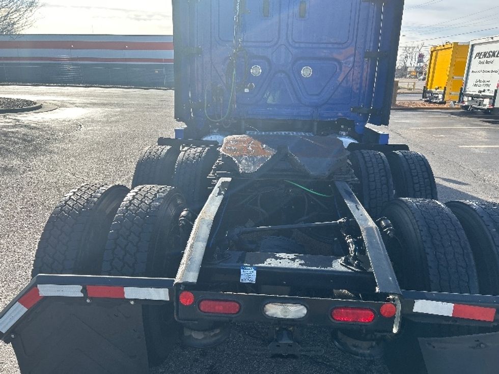 Sleeper Tractor-Heavy Duty Tractors-Freightliner-2020-T12664ST-Memphis-TN-798,929\n\t\tmiles-$ 36,000 - Image 6