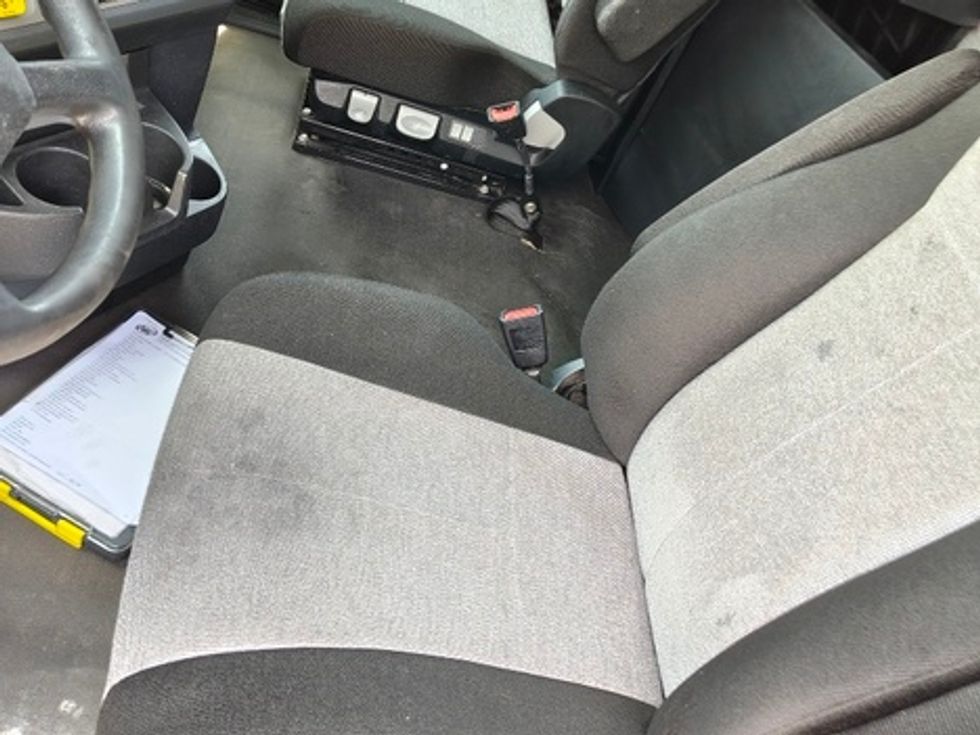 Sleeper Tractor-Heavy Duty Tractors-Freightliner-2020-T12664ST-Meridian-MS-522,209\n\t\tmiles-$ 55,250 - Image 12