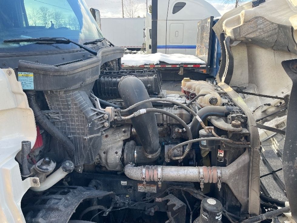 Sleeper Tractor-Heavy Duty Tractors-Freightliner-2020-T12664ST-Middlefield-OH-295,847\n\t\tmiles-$ 71,500 - Image 20