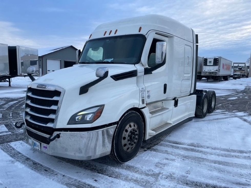 Sleeper Tractor-Heavy Duty Tractors-Freightliner-2020-T12664ST-Middlefield-OH-295,847\n\t\tmiles-$ 71,500 - Image 3