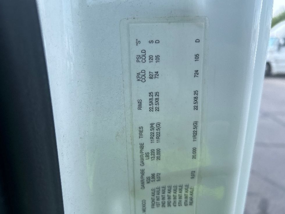 Sleeper Tractor-Heavy Duty Tractors-Freightliner-2020-T12664ST-Middlefield-OH-321,456\n\t\tmiles-$ 72,750 - Image 23