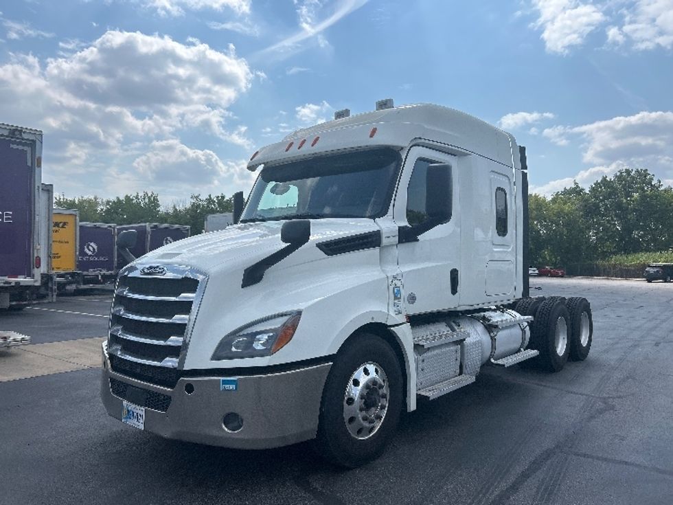 Sleeper Tractor-Heavy Duty Tractors-Freightliner-2020-T12664ST-Middlefield-OH-321,456\n\t\tmiles-$ 72,750 - Image 3