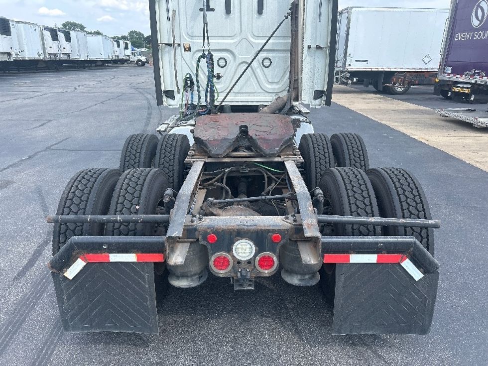 Sleeper Tractor-Heavy Duty Tractors-Freightliner-2020-T12664ST-Middlefield-OH-321,456\n\t\tmiles-$ 72,750 - Image 6