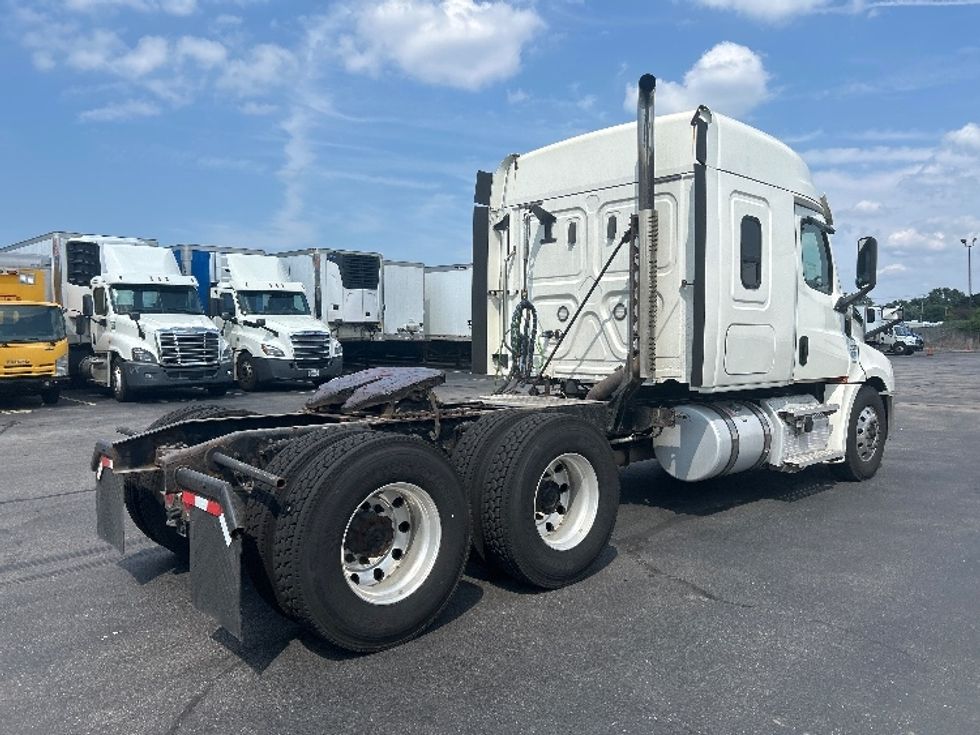 Sleeper Tractor-Heavy Duty Tractors-Freightliner-2020-T12664ST-Middlefield-OH-321,456\n\t\tmiles-$ 72,750 - Image 7