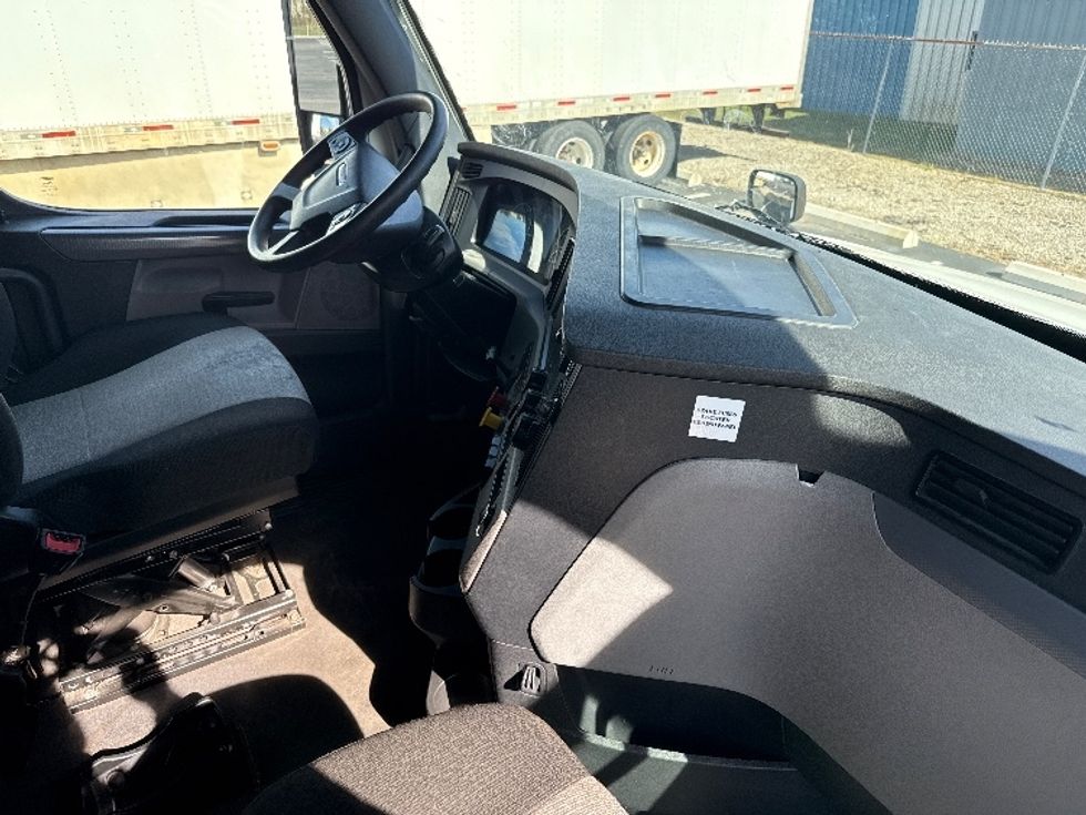 Sleeper Tractor-Heavy Duty Tractors-Freightliner-2020-T12664ST-Middlefield-OH-395,198\n\t\tmiles-$ 65,500 - Image 15