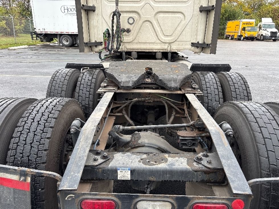 Sleeper Tractor-Heavy Duty Tractors-Freightliner-2020-T12664ST-Middlefield-OH-577,846\n\t\tmiles-$ 55,000 - Image 6