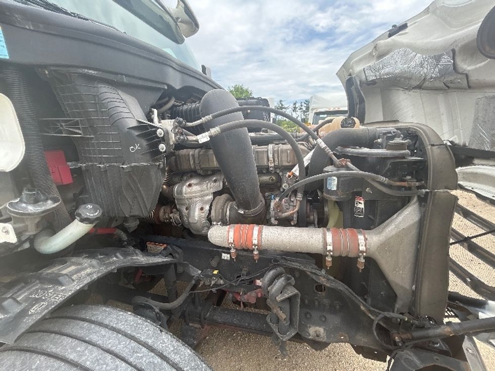 Sleeper Tractor-Heavy Duty Tractors-Freightliner-2020-T12664ST-Milwaukee-WI-354,883\n\t\tmiles-$ 71,250 - Image 20