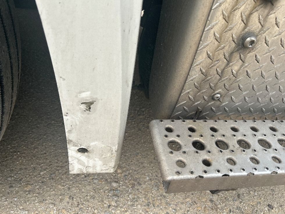 Sleeper Tractor-Heavy Duty Tractors-Freightliner-2020-T12664ST-Milwaukee-WI-354,883\n\t\tmiles-$ 71,250 - Image 22