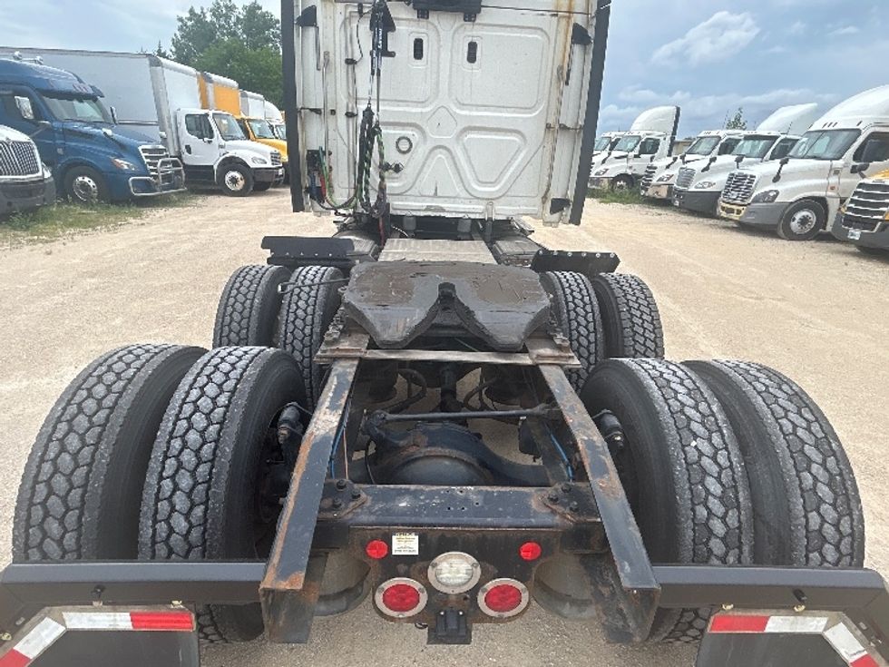 Sleeper Tractor-Heavy Duty Tractors-Freightliner-2020-T12664ST-Milwaukee-WI-354,883\n\t\tmiles-$ 71,250 - Image 6