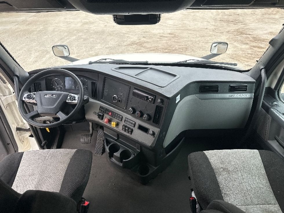 Sleeper Tractor-Heavy Duty Tractors-Freightliner-2020-T12664ST-Milwaukee-WI-531,779\n\t\tmiles-$ 58,500 - Image 12